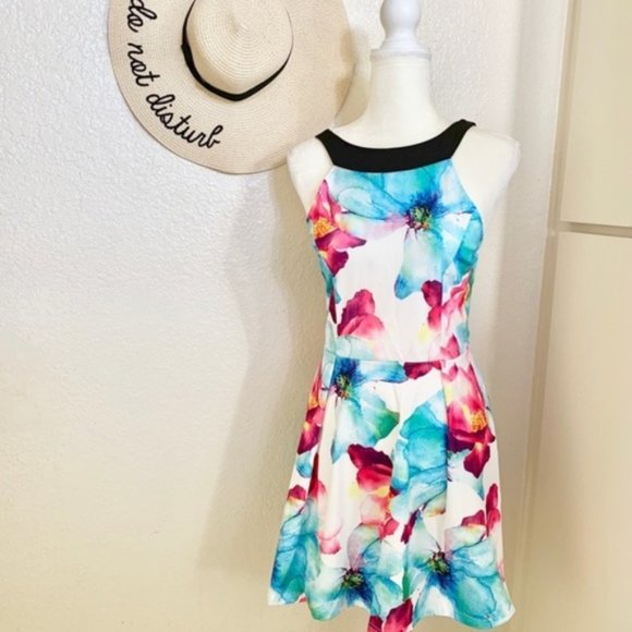 Watercolor Floral Halter Neck Skater Dress Size M - Picture 3 of 8
